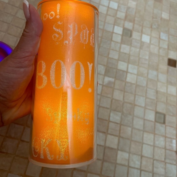 Halloween LED flickering illuminating pillar candles
Set of two - Picture 10 of 11